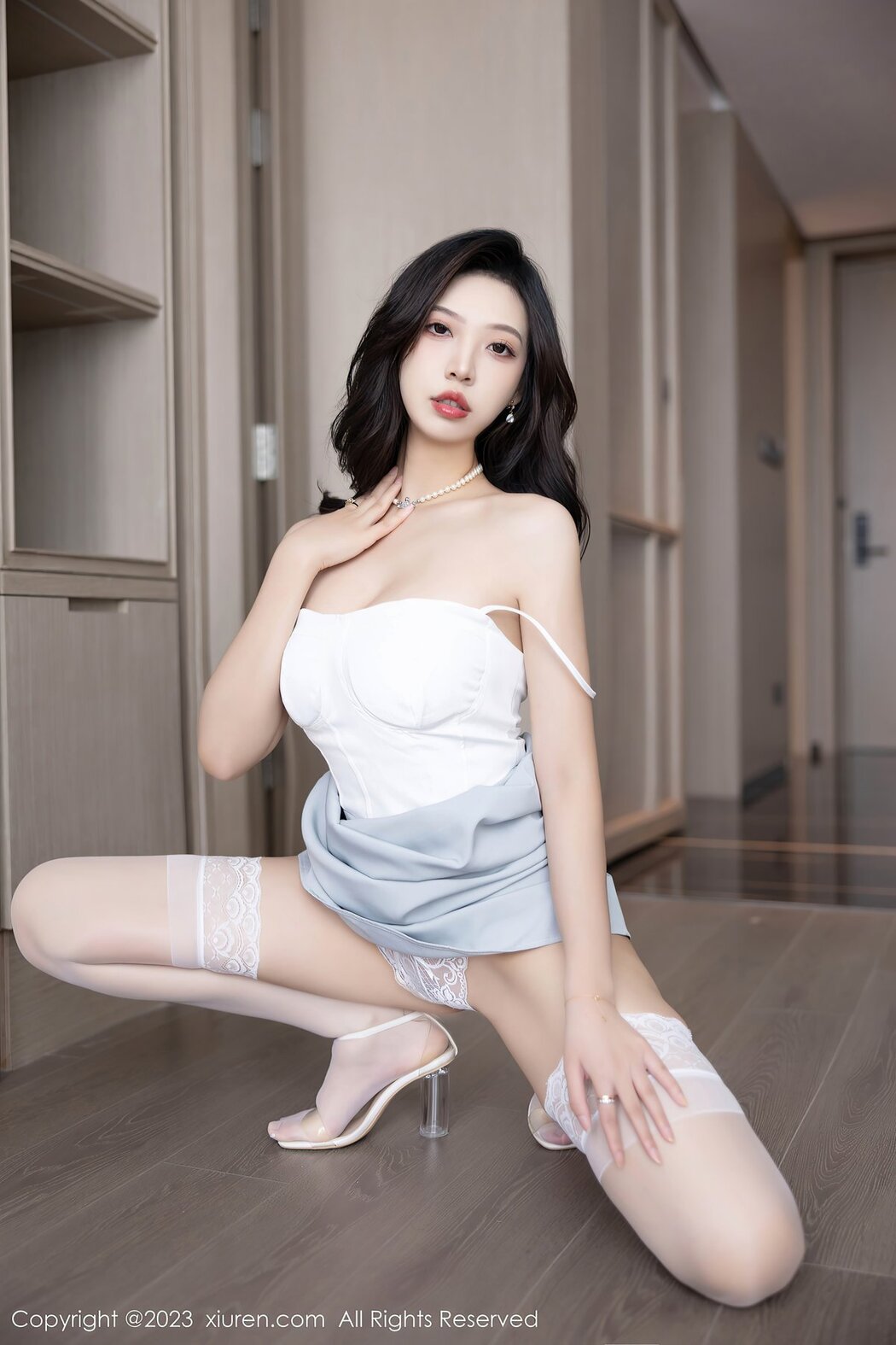 [XIUREN] No.6898 Zheng Ying Shan Bev