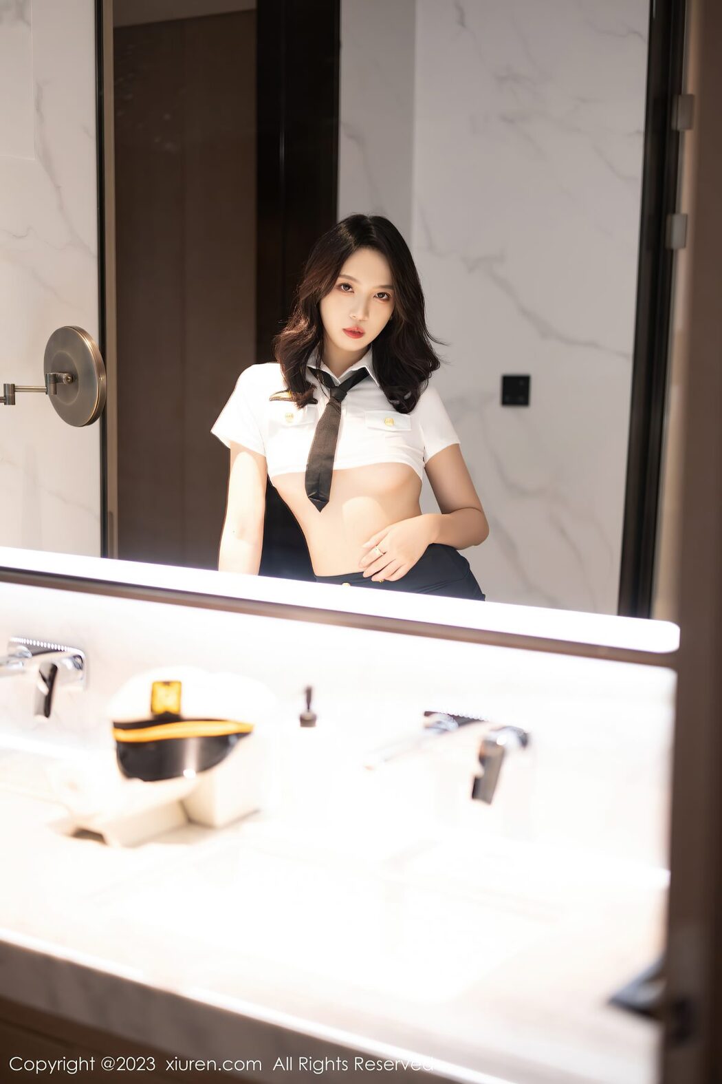 [XIUREN] No.7068 Zheng Ying Shan Bev