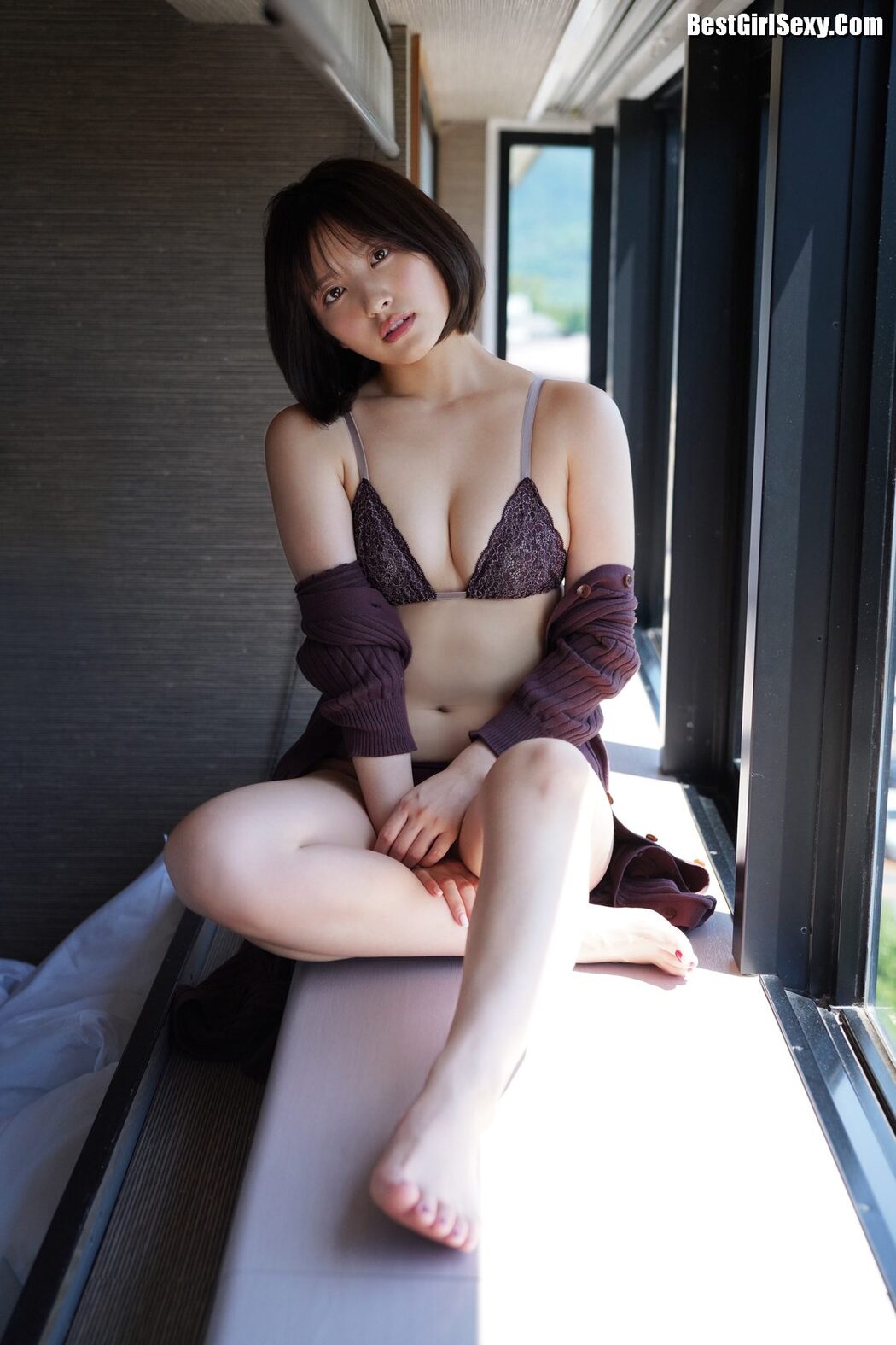 FRIDAY Owada Nana 大和田南那 – Lip Of Slight Fever