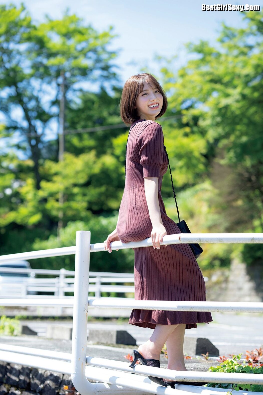 FRIDAY Owada Nana 大和田南那 – Lip Of Slight Fever