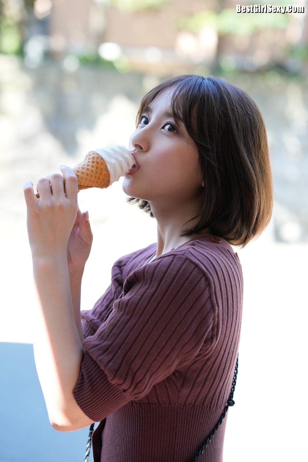 FRIDAY Owada Nana 大和田南那 – Lip Of Slight Fever