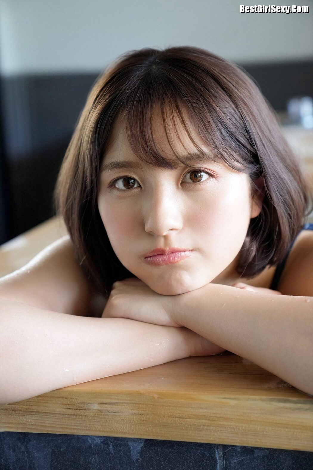 FRIDAY Owada Nana 大和田南那 – Lip Of Slight Fever