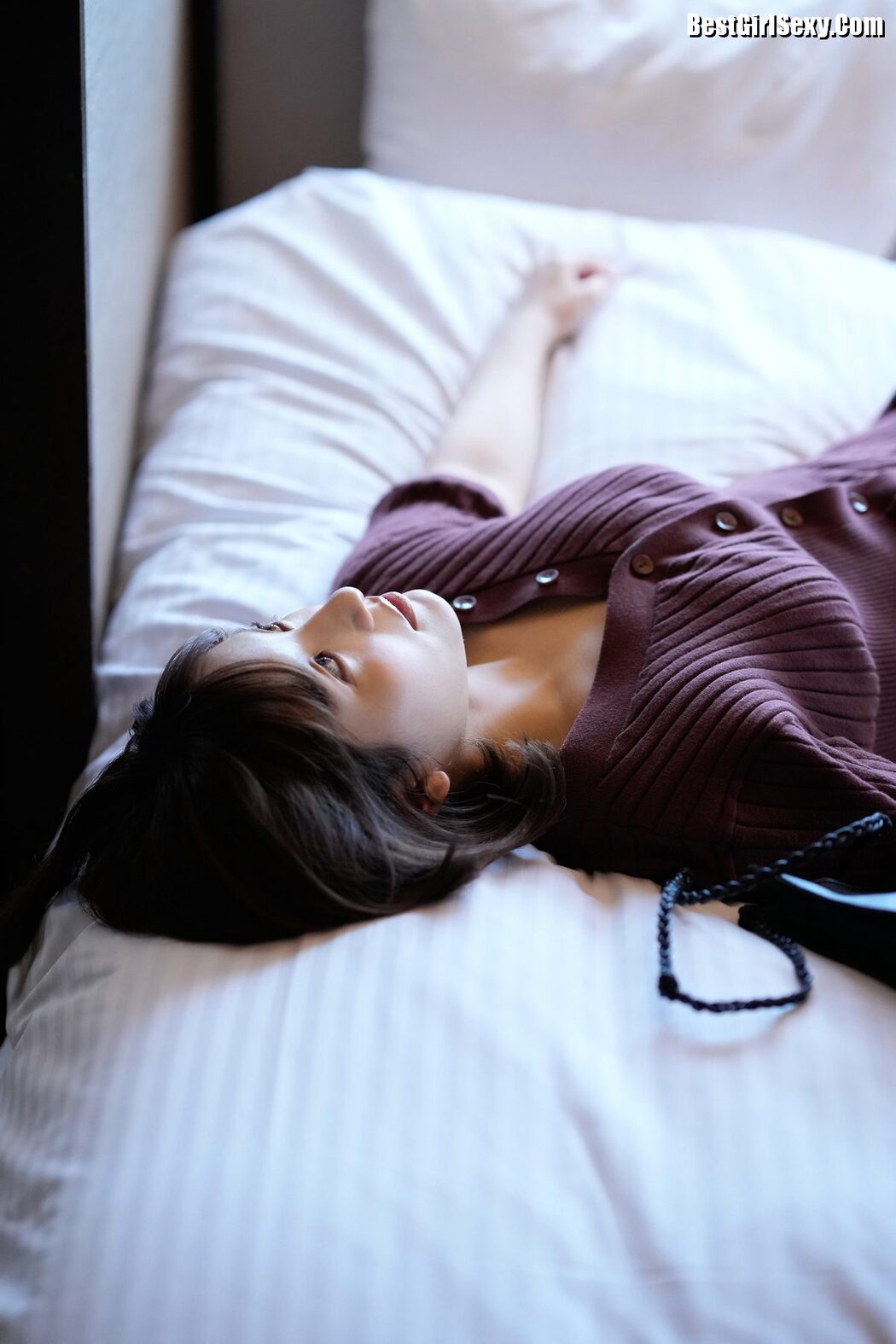 FRIDAY Owada Nana 大和田南那 – Lip Of Slight Fever