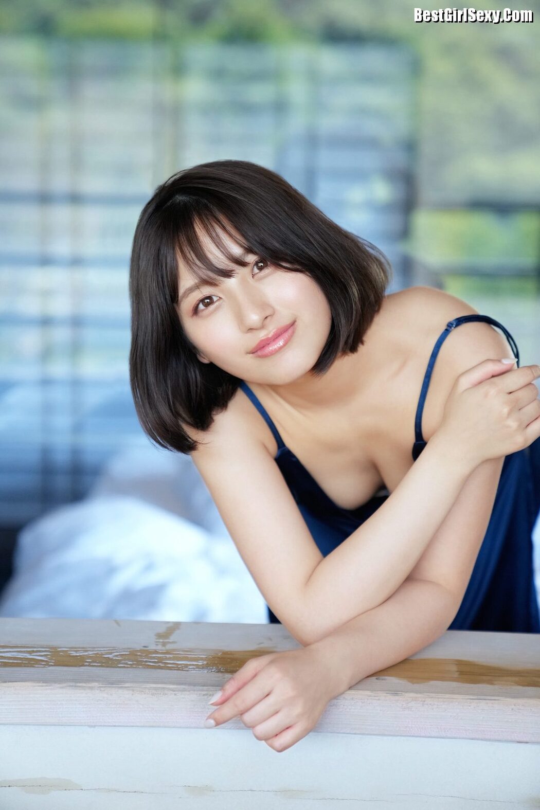 FRIDAY Owada Nana 大和田南那 – Lip Of Slight Fever
