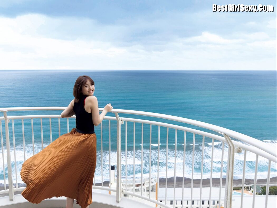 FRIDAY Owada Nana 大和田南那 – Just The Two Of Us In A Suite