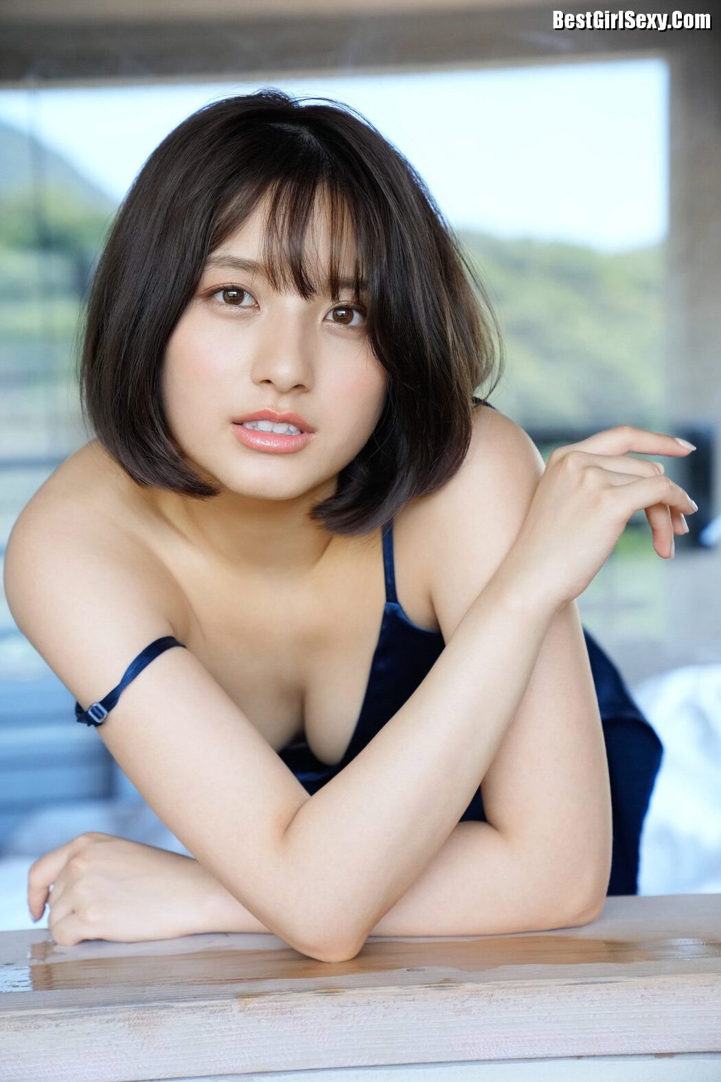 FRIDAY Owada Nana 大和田南那 – Lip Of Slight Fever