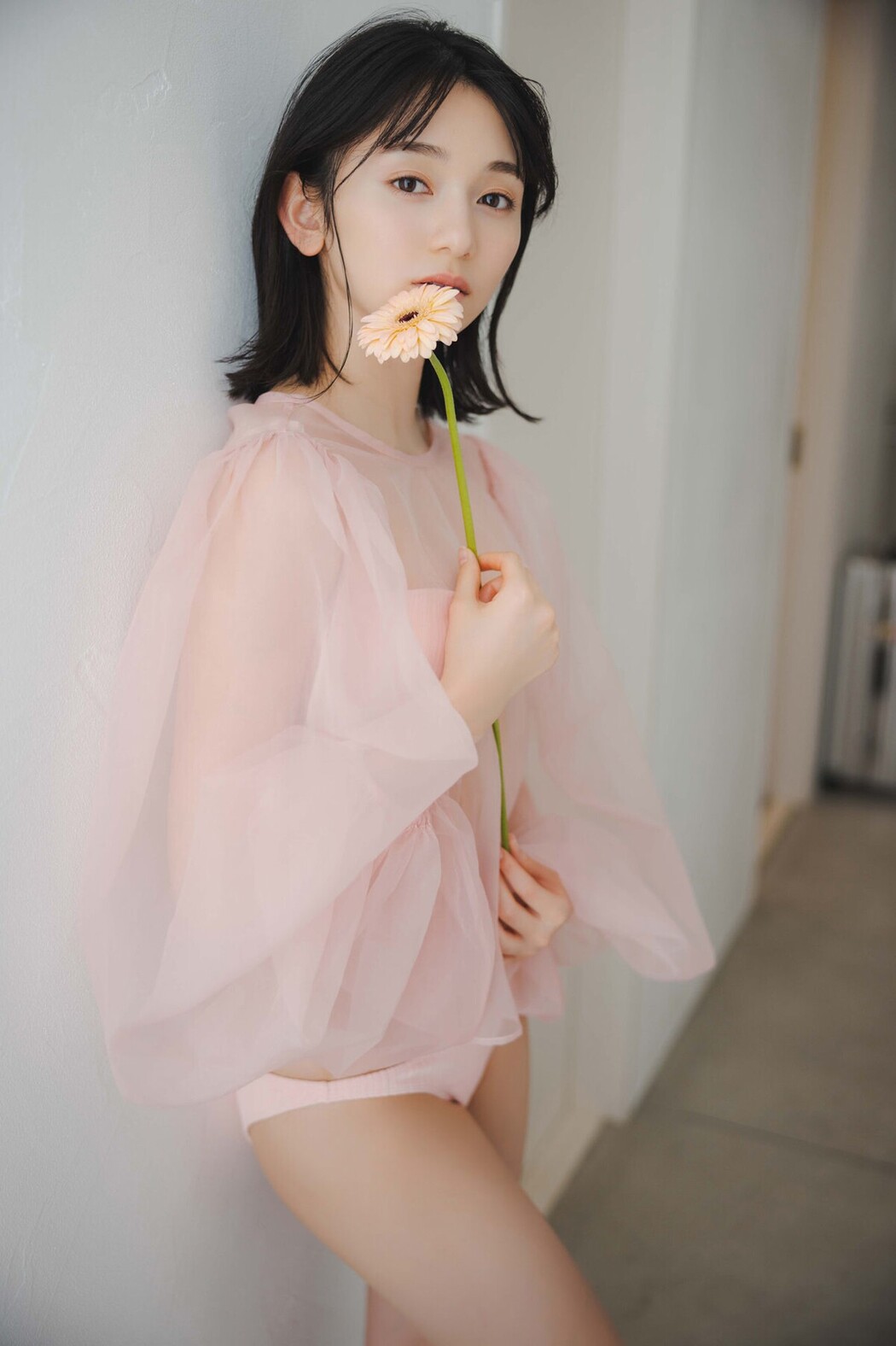 FRIDAYデジタル写真集 2023-05-11 Fuka Kumazawa 熊澤風花 – Since I Turned 20 I have Increased My Weight 106 Pages