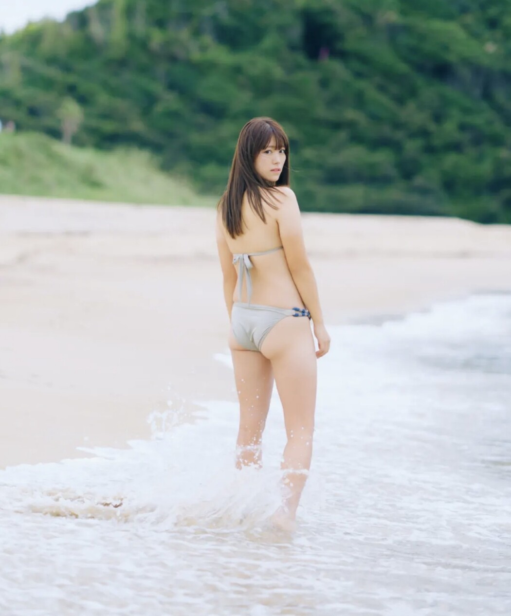 FRIDAYデジタル写真集 2023.02.14 Suzuran Yamauchi 山内鈴蘭 – Blooms Brilliantly