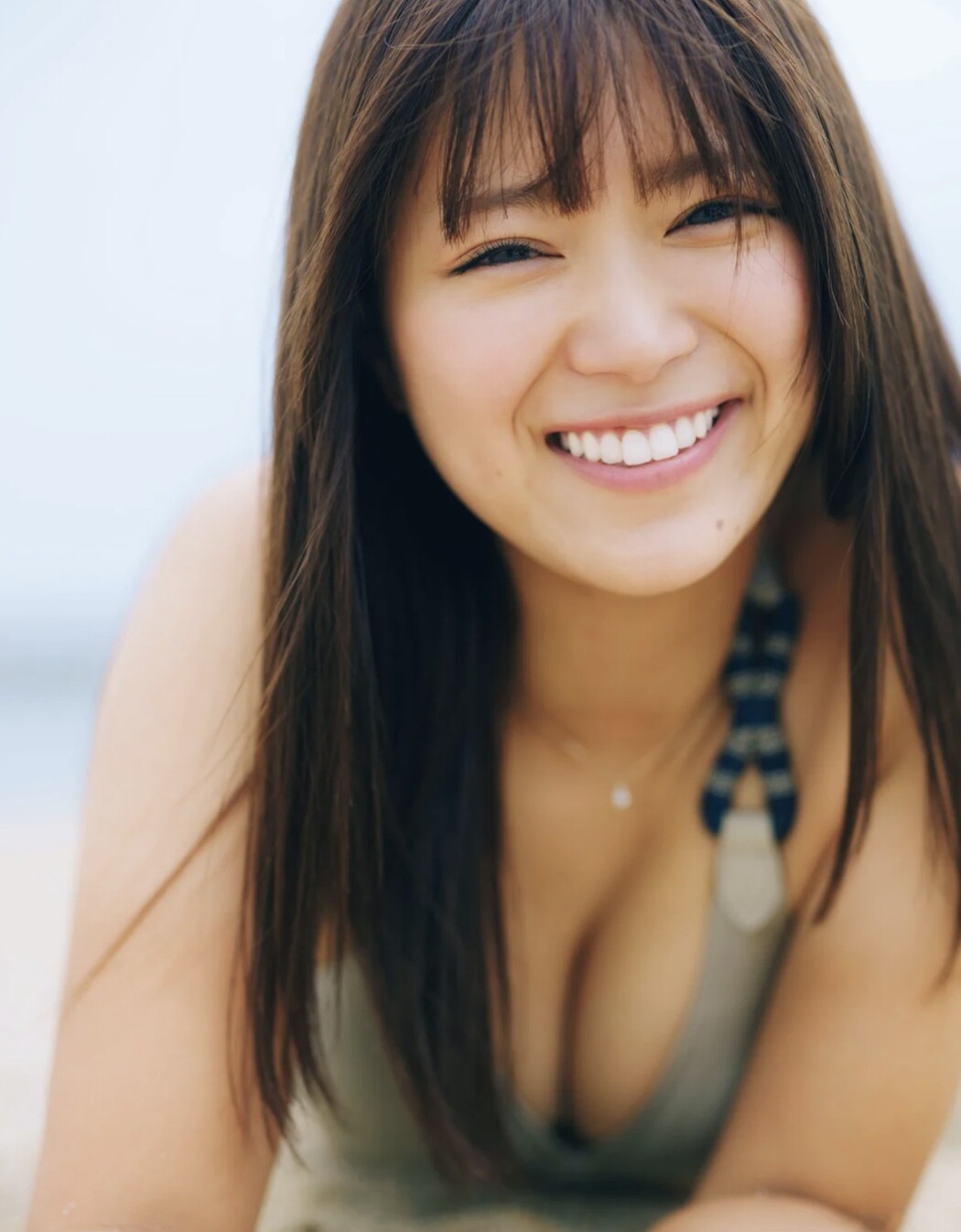 FRIDAYデジタル写真集 2023.02.14 Suzuran Yamauchi 山内鈴蘭 – Blooms Brilliantly