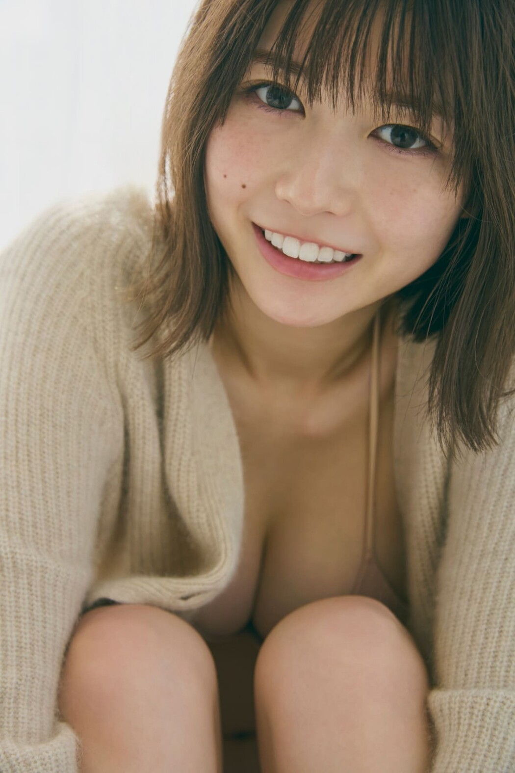 FRIDAY 2023.02.09 Yuzuha Saeki 冴木柚葉 – Monthly Girl 021