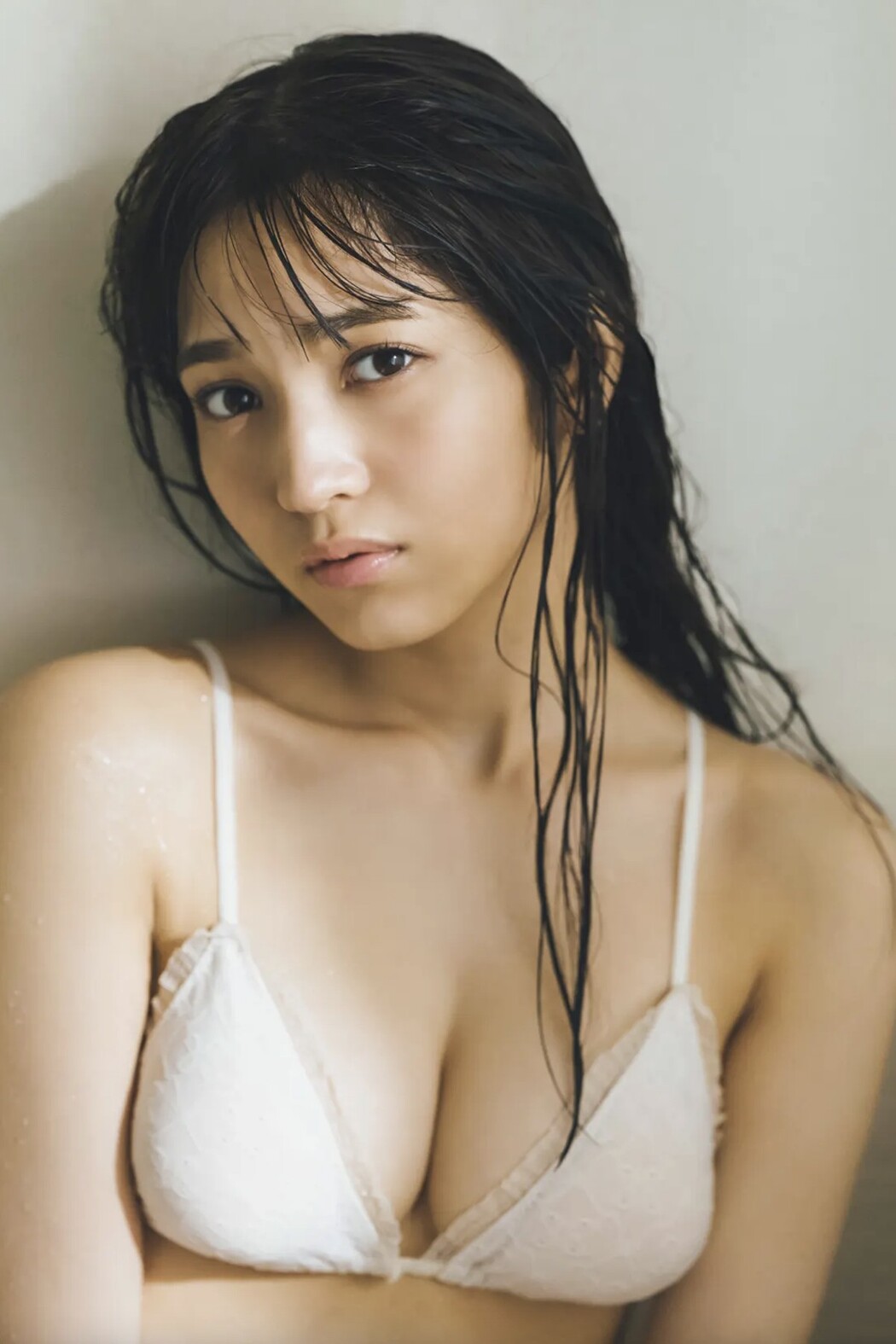 FRIDAY 2023.01.26 Nanako Kurosaki 黒嵜菜々子 – Sentimental Bare Skin Cover Photo