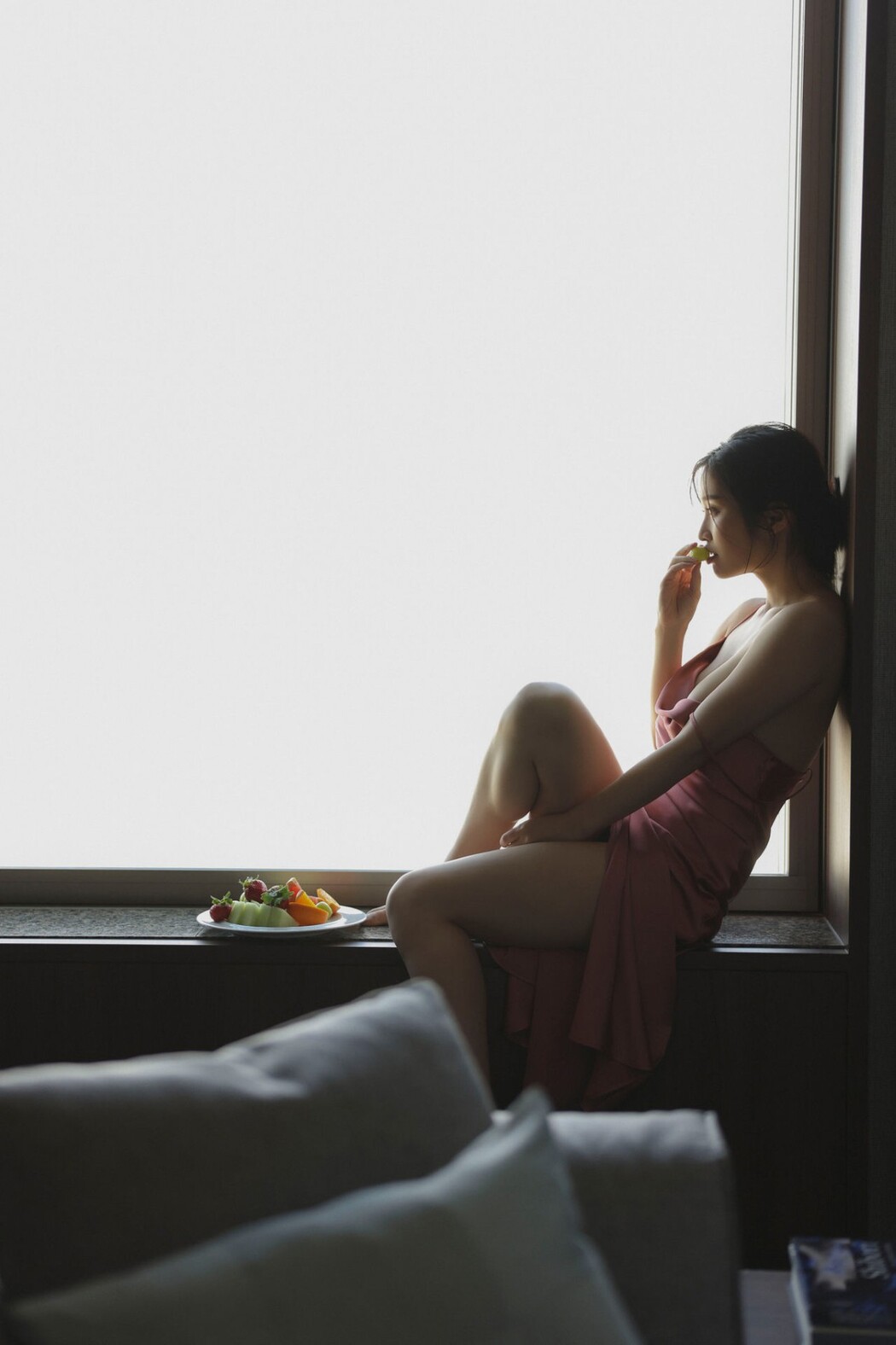 FRIDAY Digital Photobook 2023.02.10 Rin Takahashi 高橋凛 – In A Suite Room With An I-Cup Beauty Vol.2
