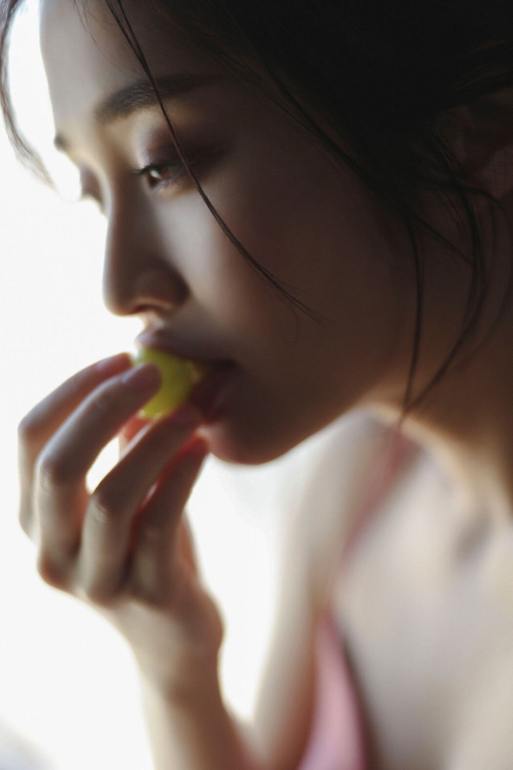 FRIDAY Digital Photobook 2023.02.10 Rin Takahashi 高橋凛 – In A Suite Room With An I-Cup Beauty Vol.2