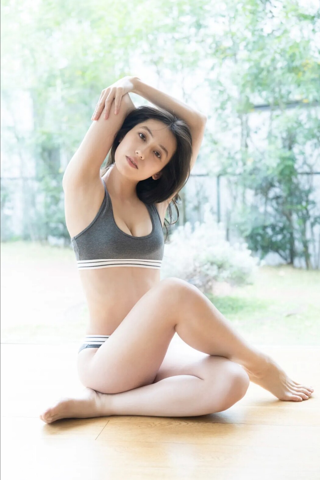 FRIDAYデジタル写真集 Airi Sato 佐藤あいり – Glossy Bare Skin Vol.1