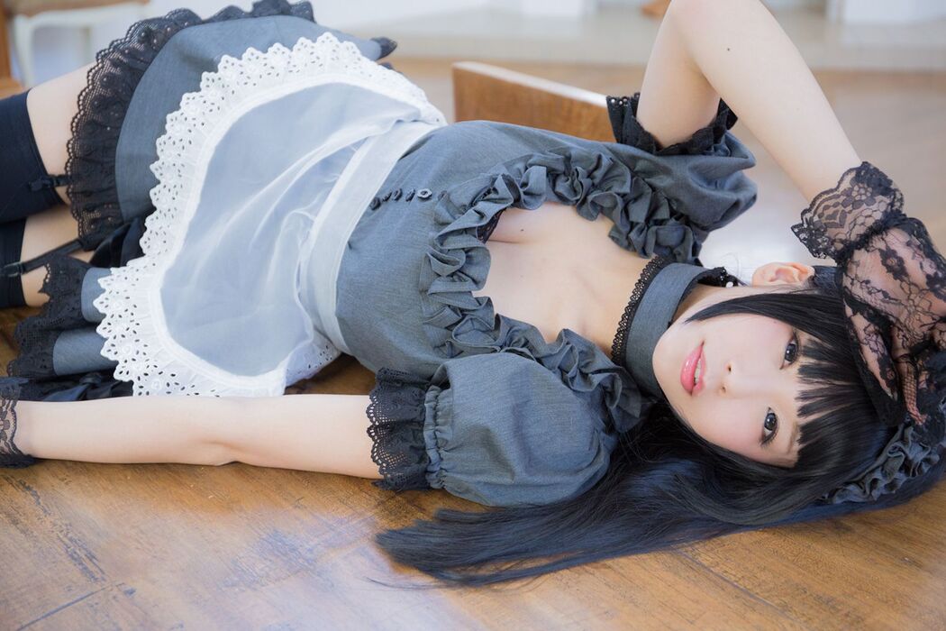 Coser@Akira Gray Maid Doll