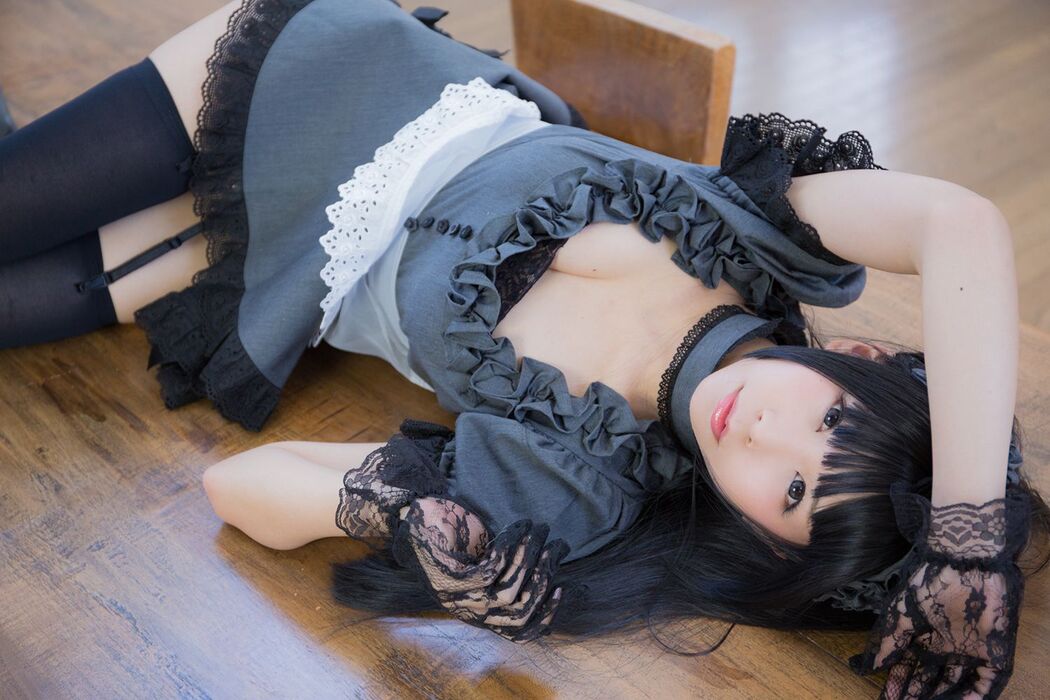 Coser@Akira Gray Maid Doll