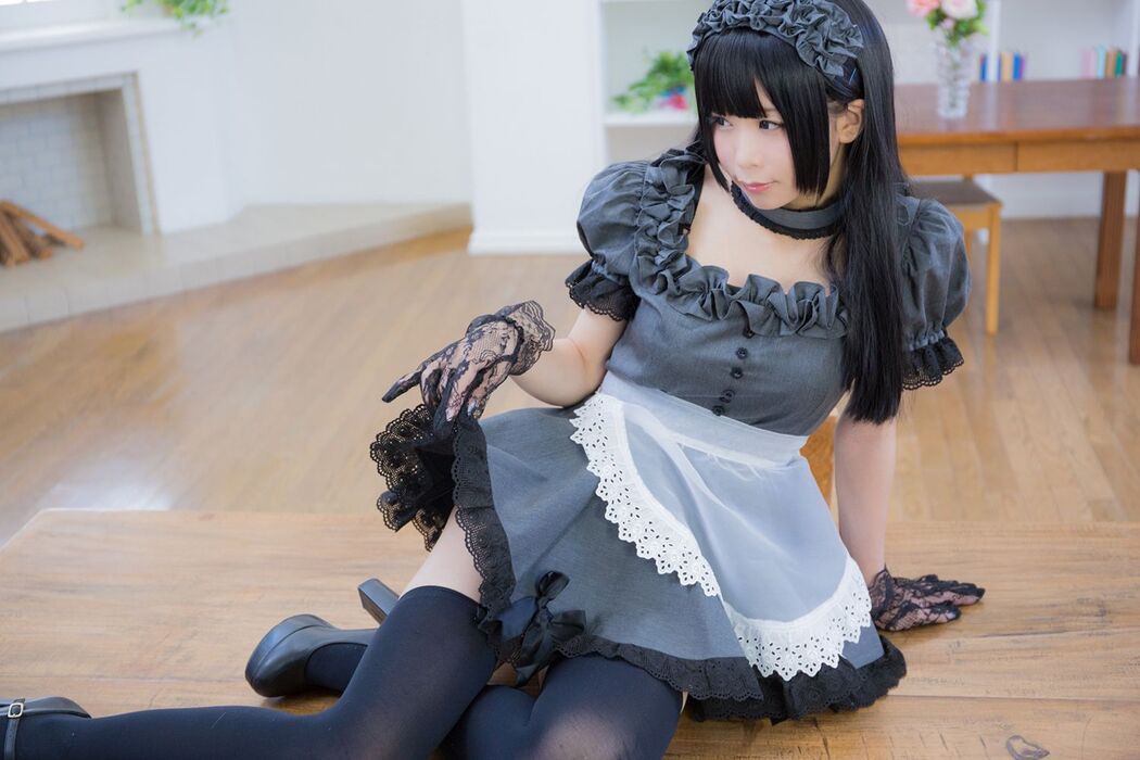 Coser@Akira Gray Maid Doll