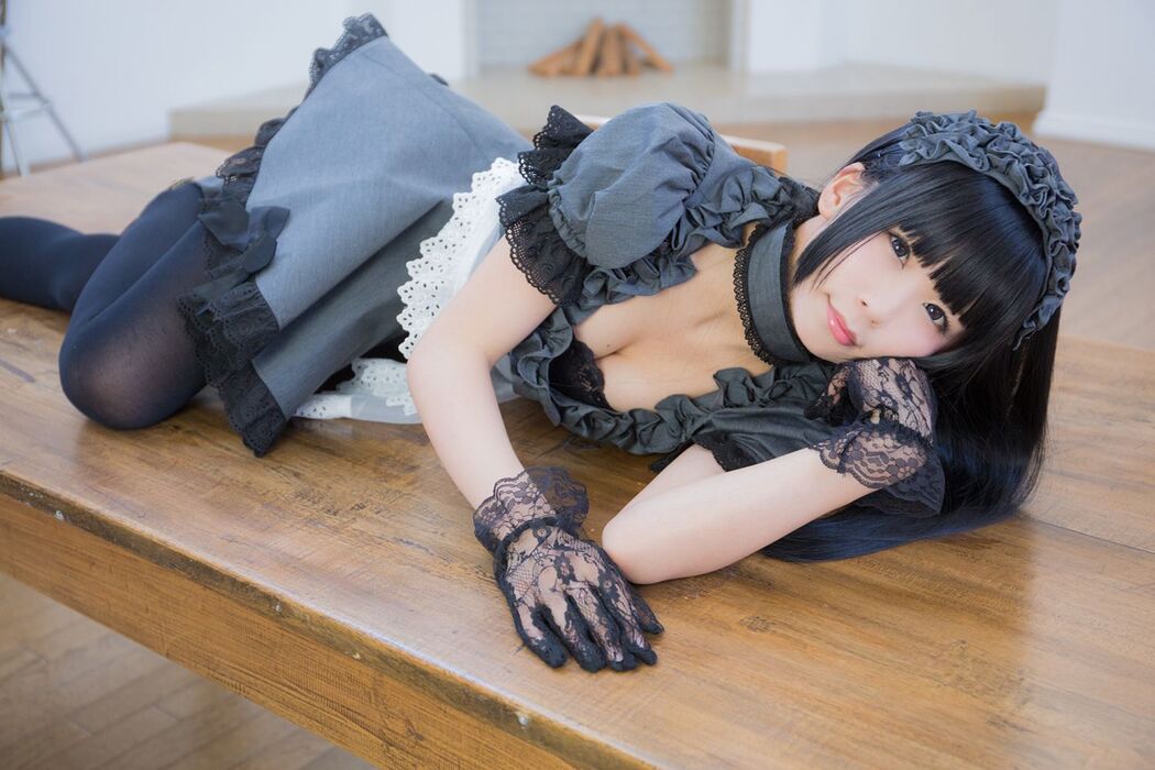 Coser@Akira Gray Maid Doll