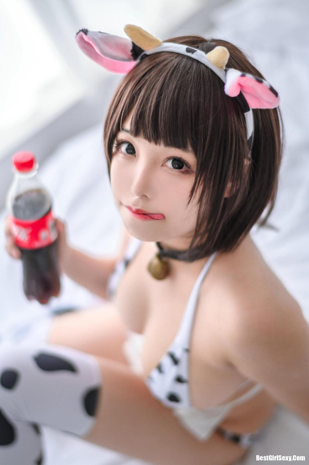 Coser@蜜汁猫裘 小奶牛基础 白丝