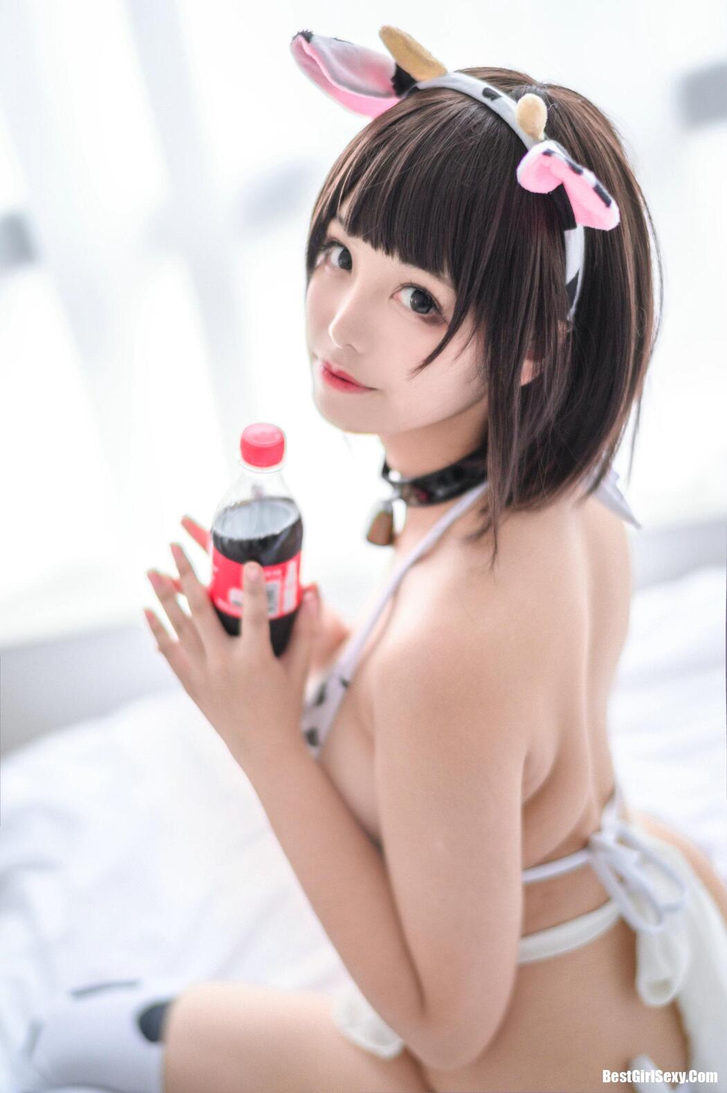 Coser@蜜汁猫裘 小奶牛基础 白丝