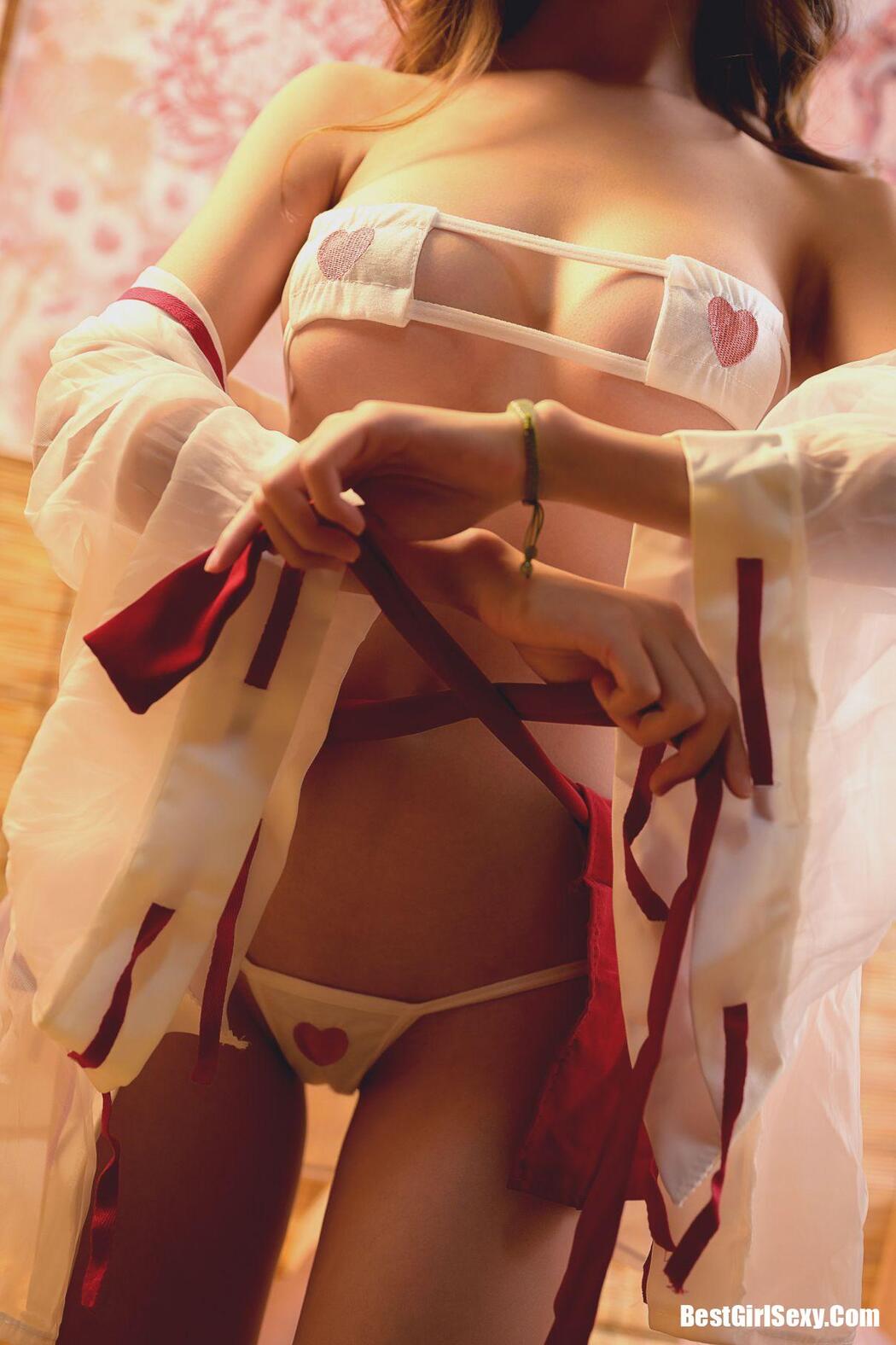 Coser@抖娘-利世 巫女