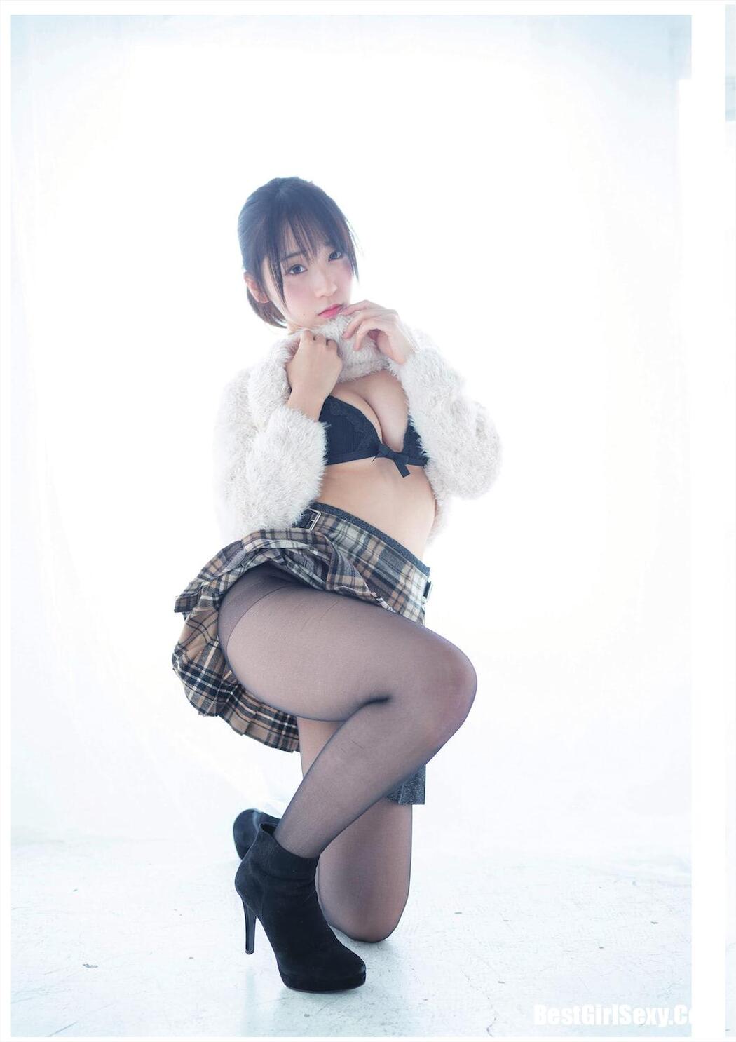 Coser@Moe Iori Black Tights 01