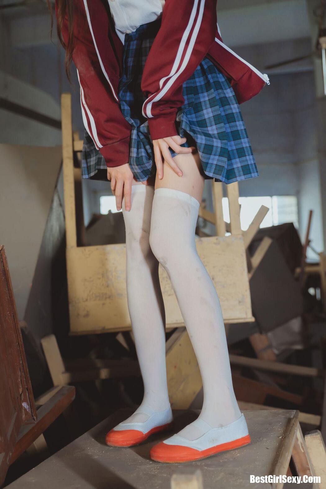 Coser@桜桃喵 Vol.086 桜桃未熟3 废弃教室