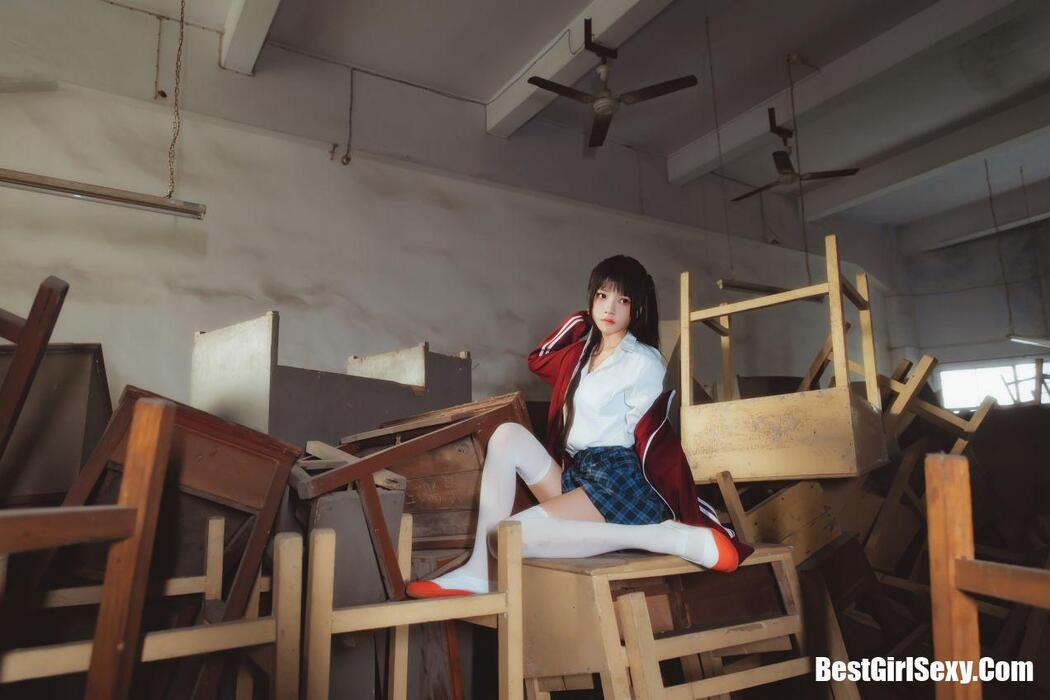 Coser@桜桃喵 Vol.086 桜桃未熟3 废弃教室
