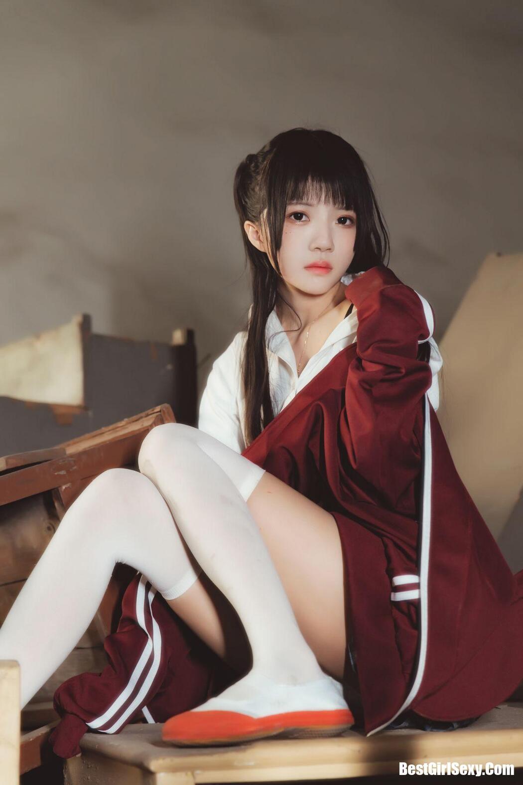 Coser@桜桃喵 Vol.086 桜桃未熟3 废弃教室 Cover Photo