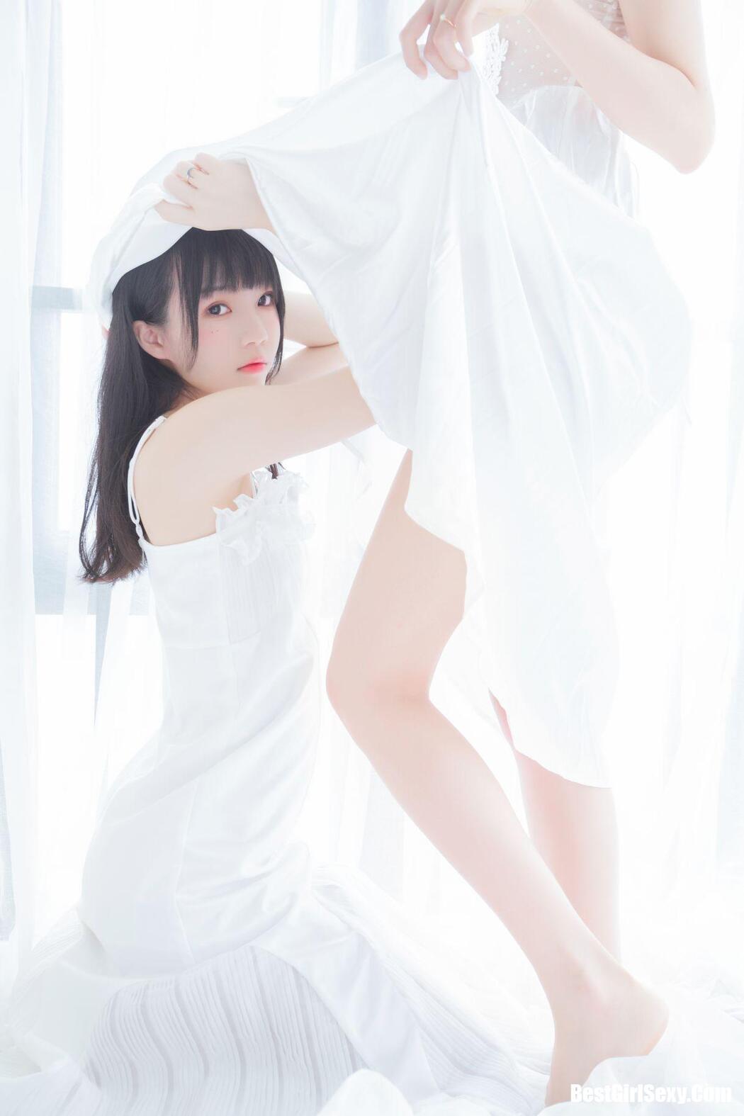 Coser@桜桃喵 Vol.045 白色长裙