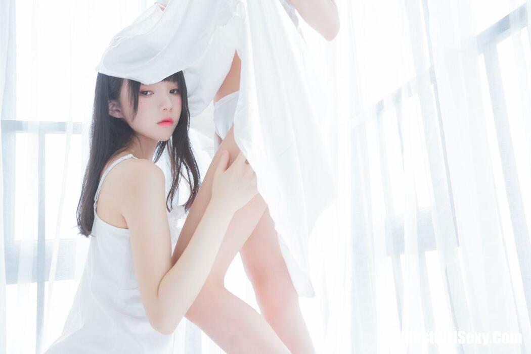 Coser@桜桃喵 Vol.045 白色长裙