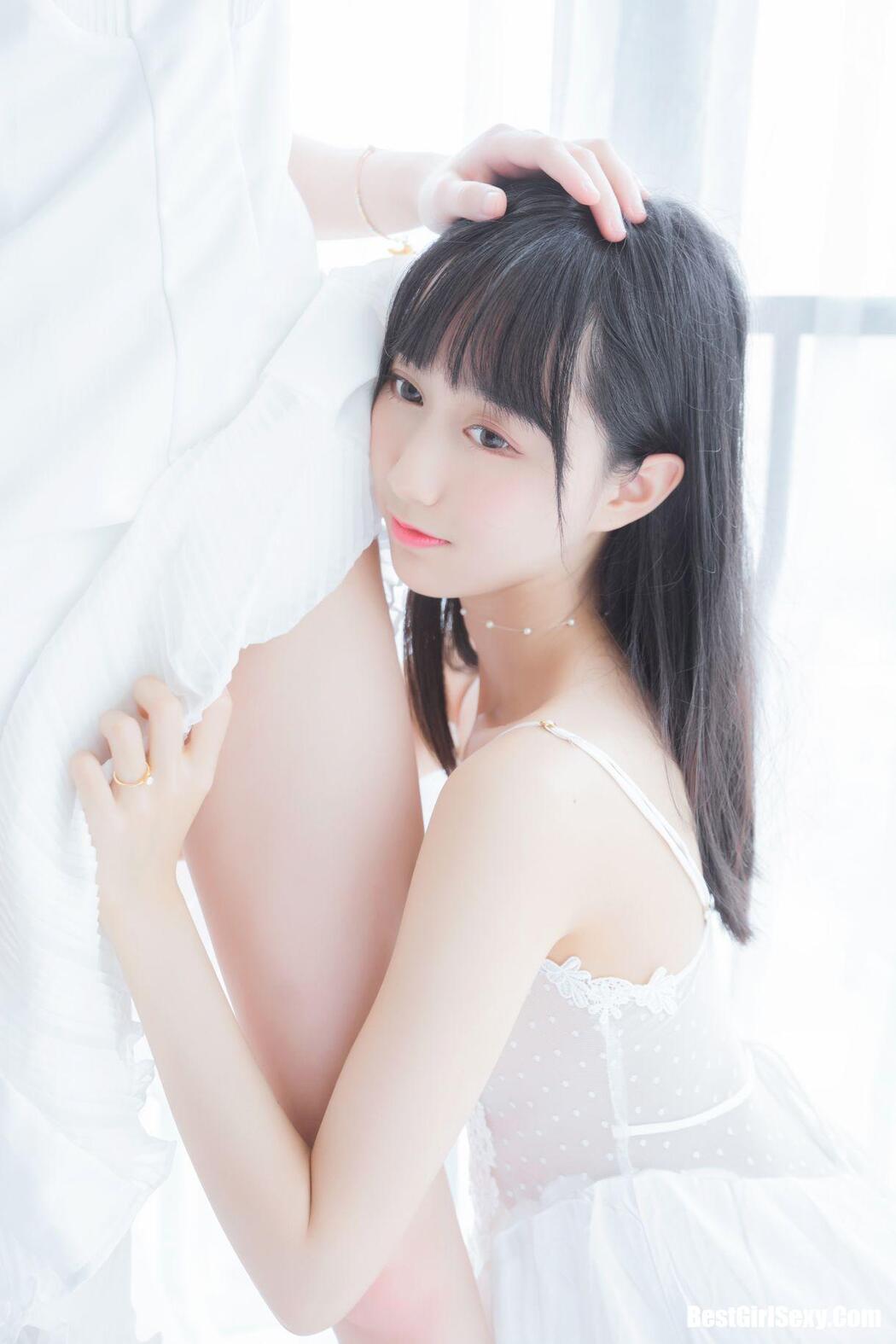 Coser@桜桃喵 Vol.045 白色长裙