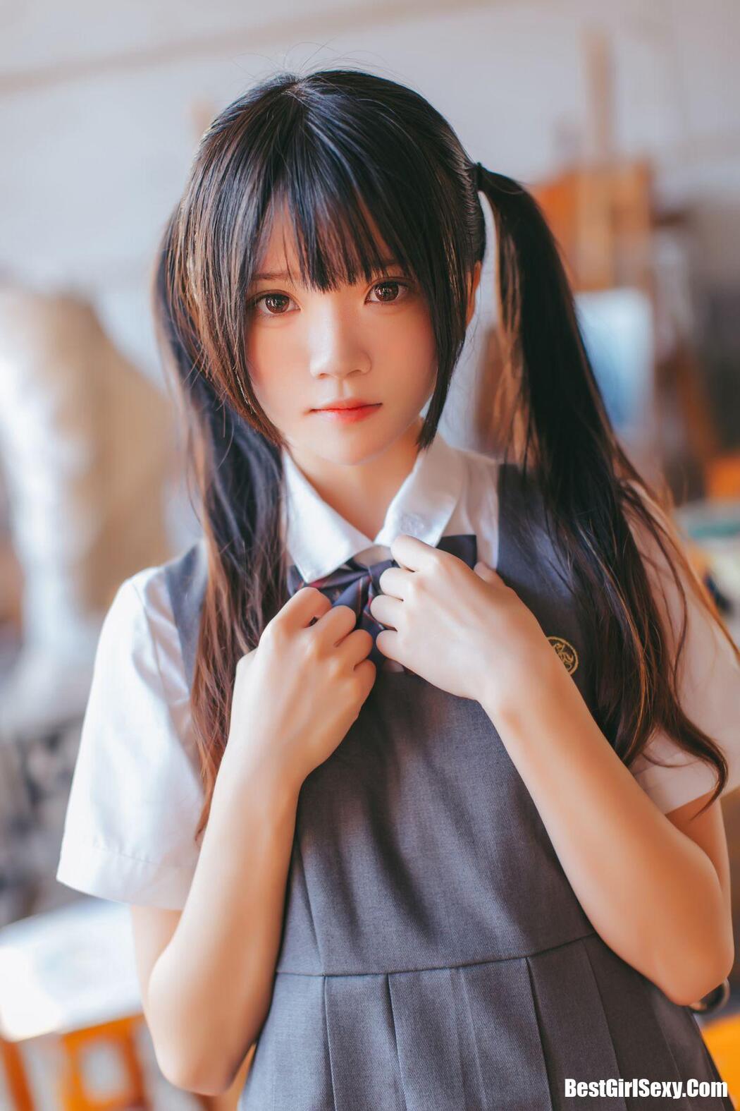 Coser@桜桃喵 Vol.028 画室少女 Cover Photo