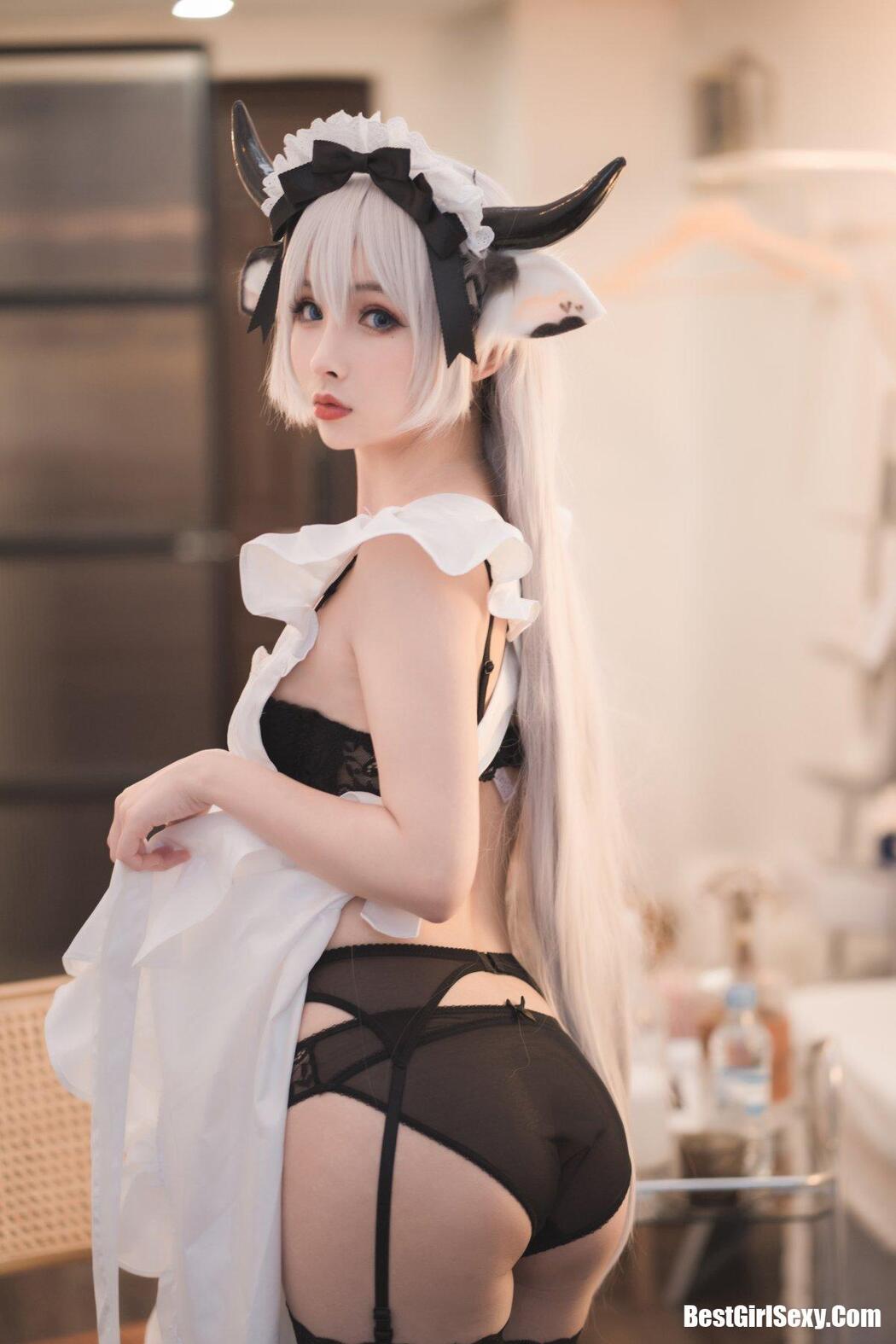 Coser@rioko凉凉子 贴心的牛奶女仆