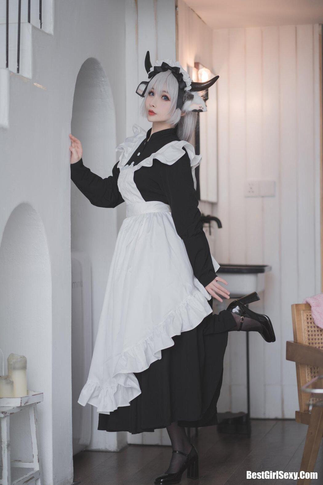 Coser@rioko凉凉子 贴心的牛奶女仆