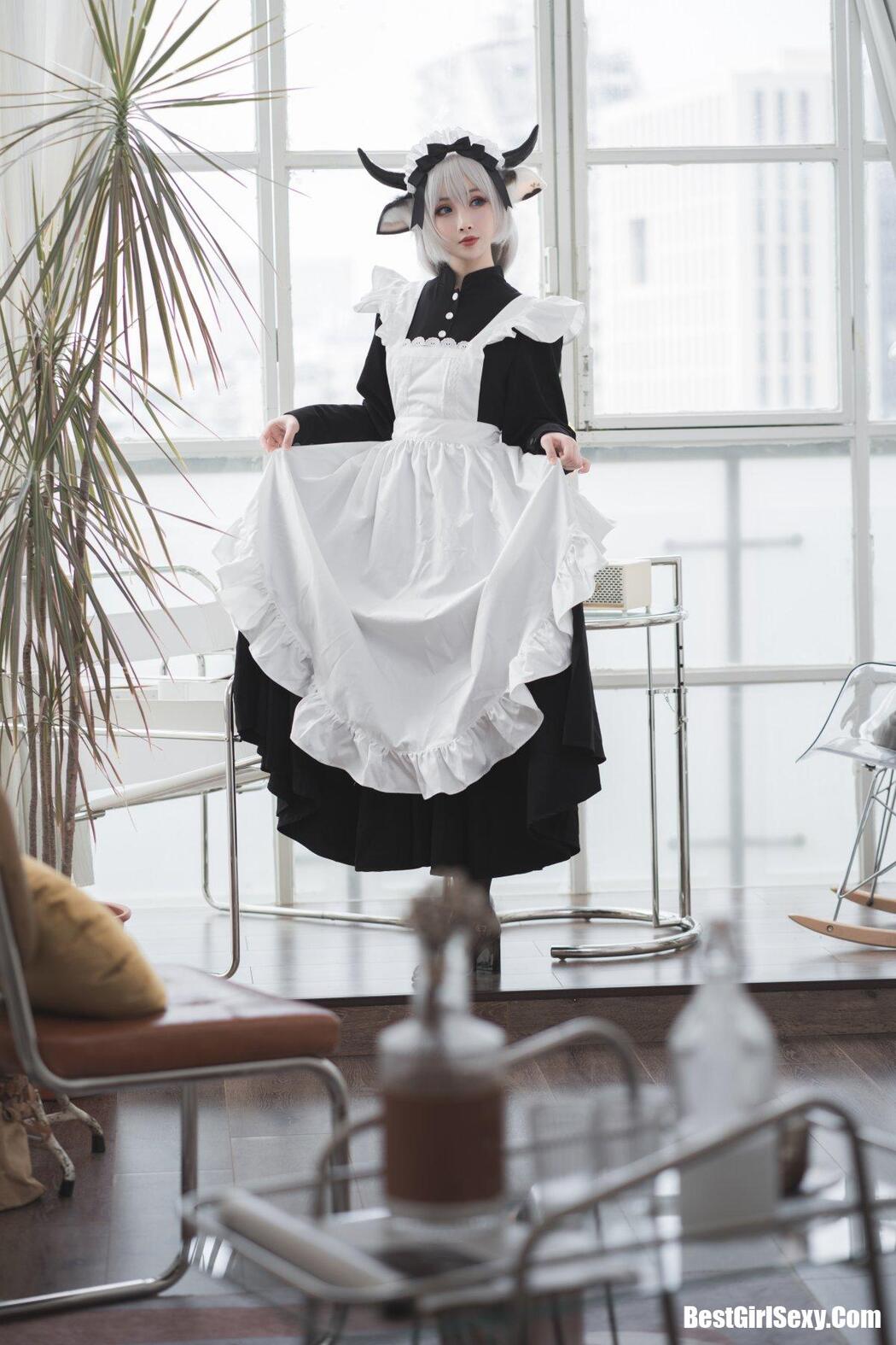 Coser@rioko凉凉子 贴心的牛奶女仆