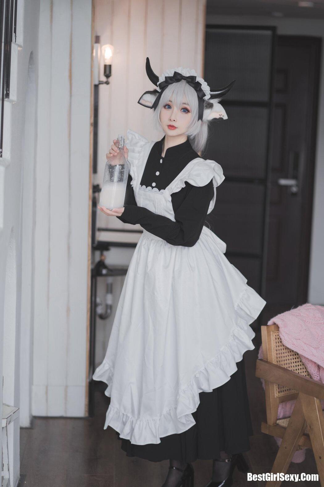 Coser@rioko凉凉子 贴心的牛奶女仆