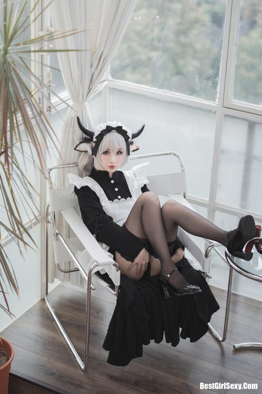 Coser@rioko凉凉子 贴心的牛奶女仆