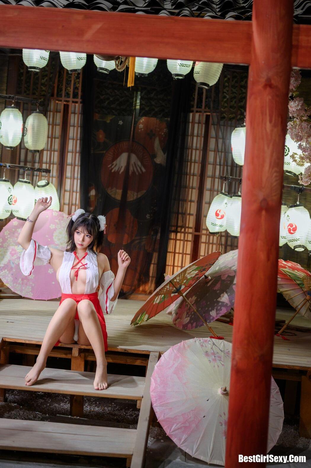 Coser@抱走莫子aa Vol.020 限量电子版巫女