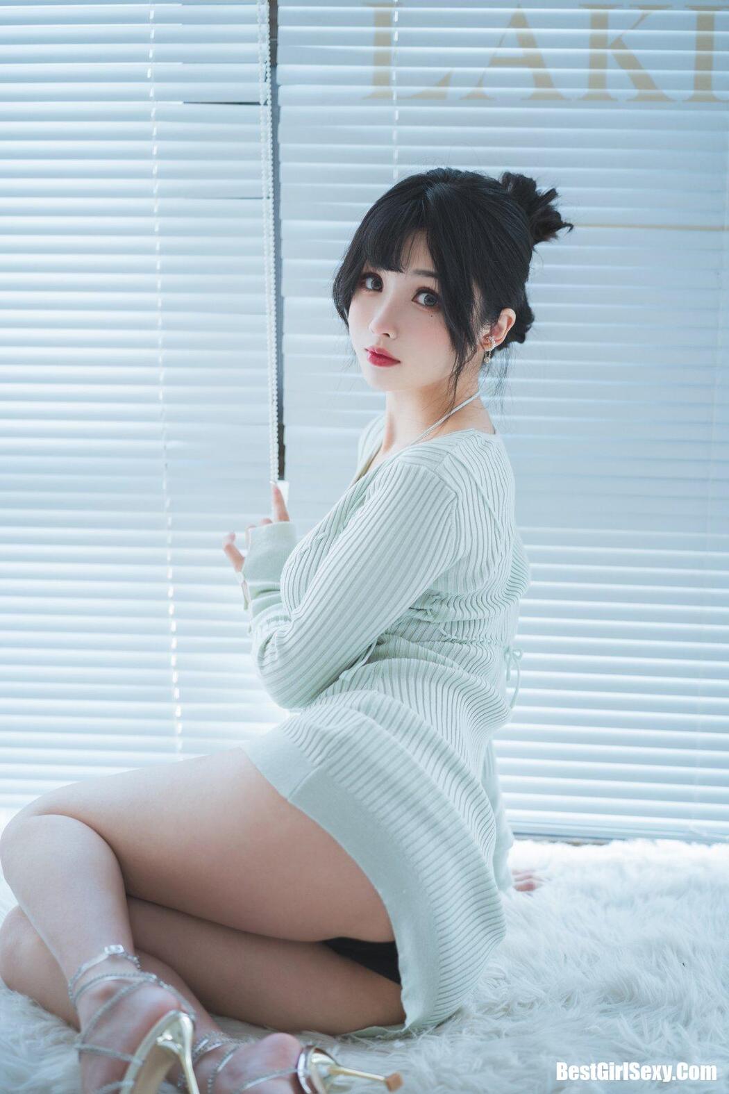 Coser@rioko凉凉子 Vol.077 人妻毛衣