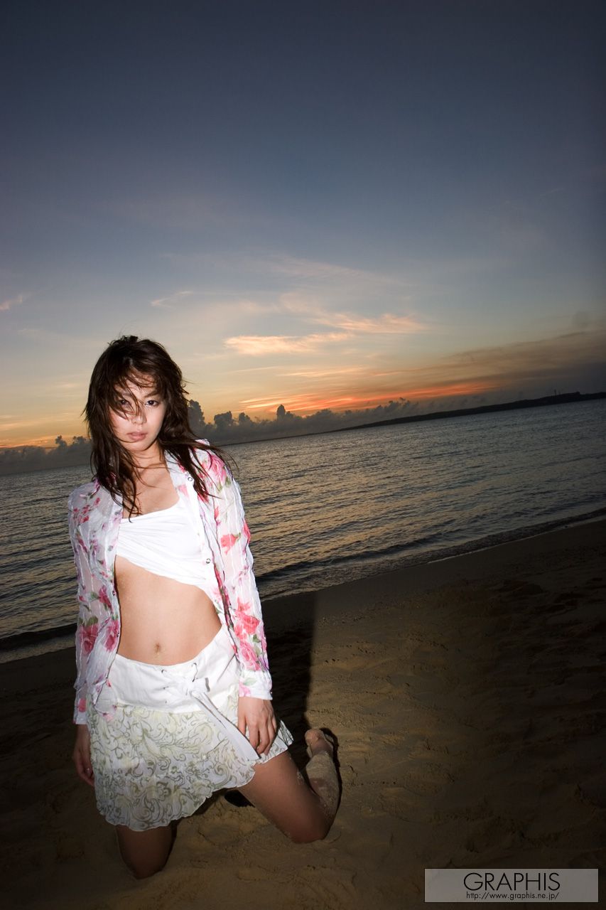 Hohwa "Whispers" [Graphis] Gals