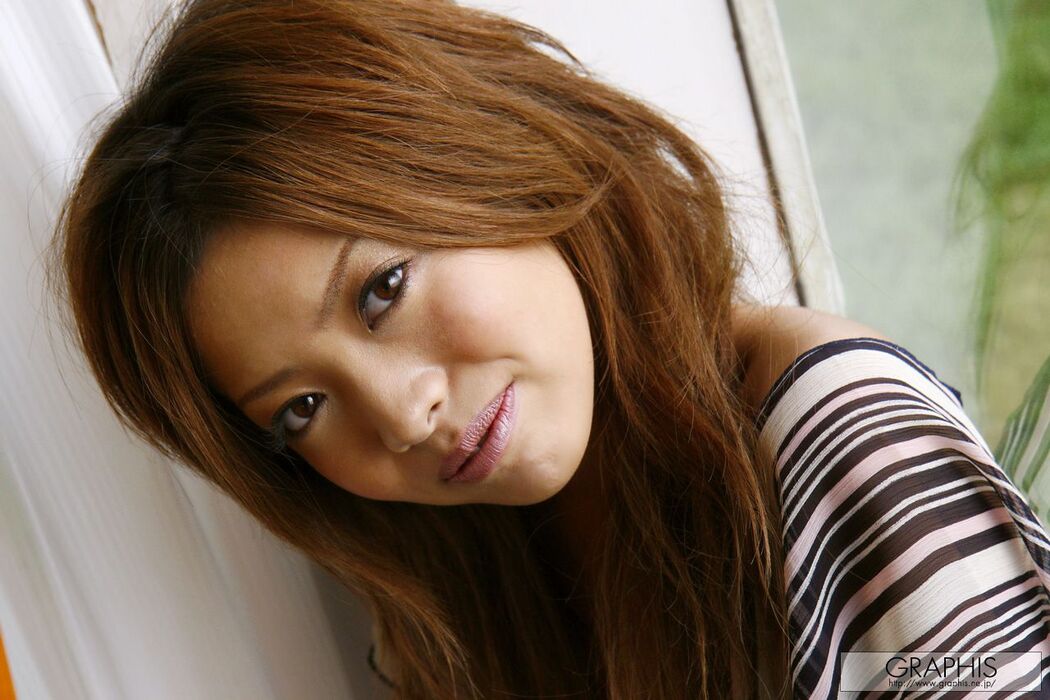 Rino Aihara [Graphis] First Gravure 初脱ぎ娘