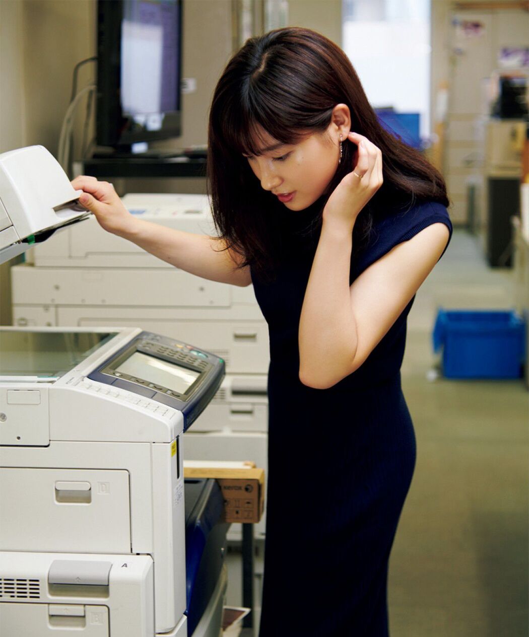 [FRIDAY] Tao Tsuchiya "Sexy in the office" Photo
