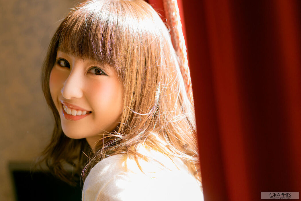 Shunka Ayami "Beautiful Body" [Graphis] Gals