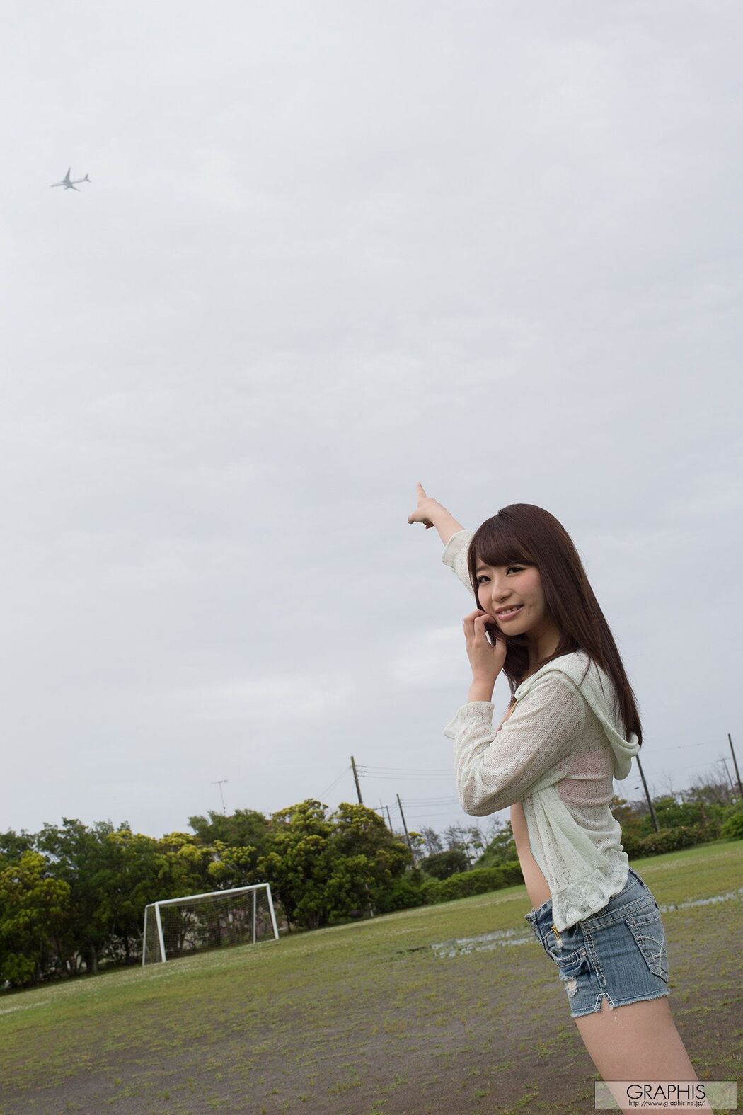 Saki Hatsumi "Caucus Race" [Graphis] Gals