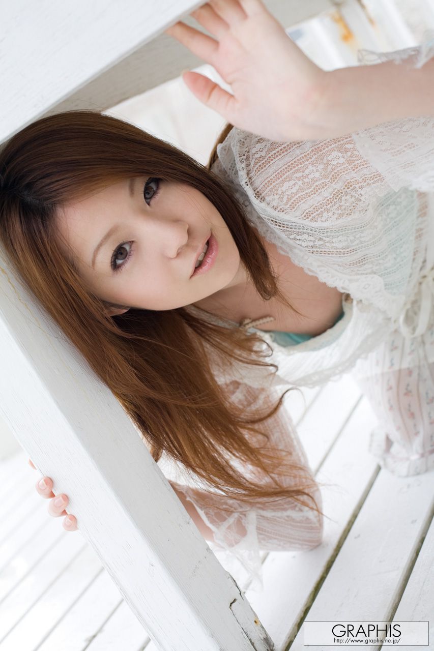 Koizumi Rina "Small Spring" [Graphis] Gals