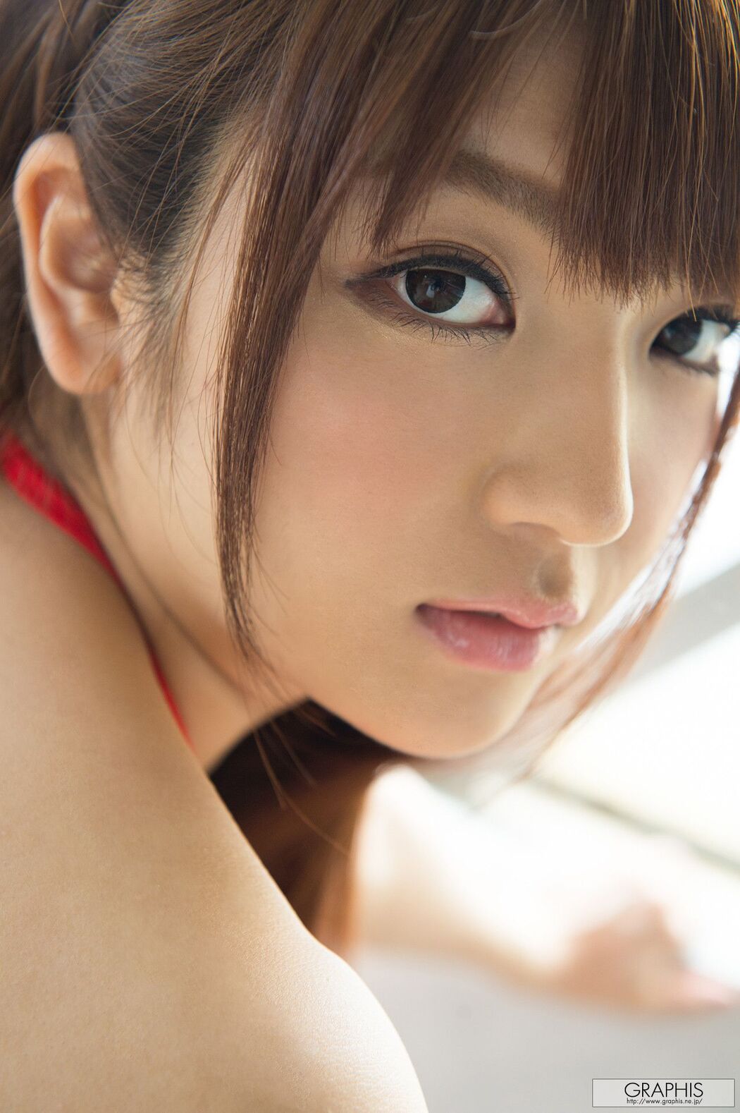 Shinsaki Shiori "Surround You" [Graphis] Gals