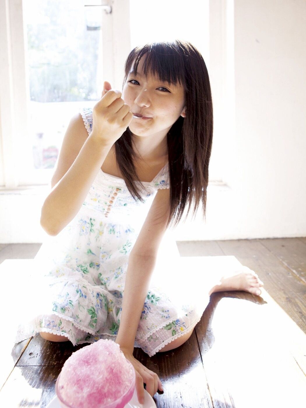 Mano Eiri dishes "SUMMER GREETING" [Sabra.net]