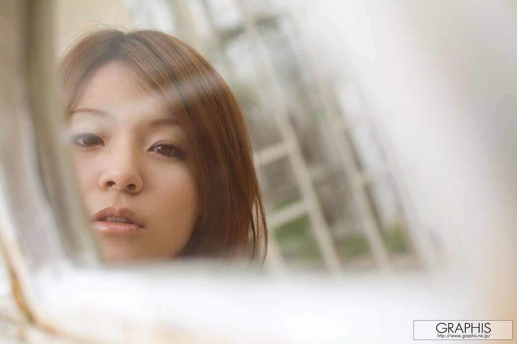 Koizumi Rina "Small Spring" [Graphis] Gals