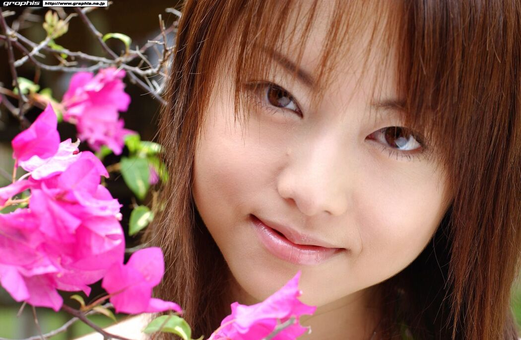 Akiho Yoshizawa "Like a Virgin" [Graphis] Special Contents